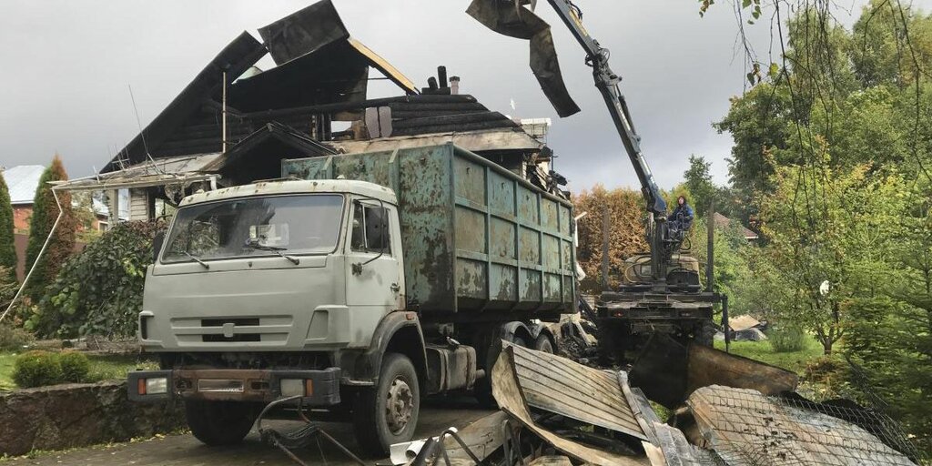 Вывоз мусора после пожара с утилизацией в Донском в октябре