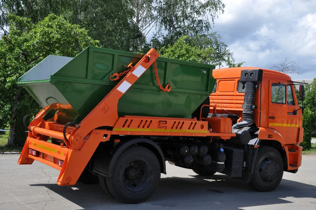 Заказ бункеровоза для вывоза мусора и отходов в Донском в октябре