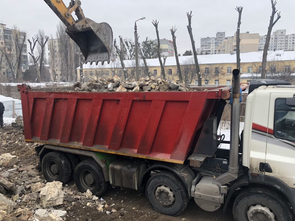 Вывоз мусора Камазом в Донском в октябре