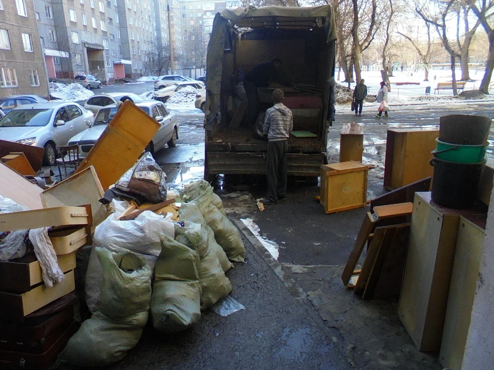 Вывоз мусора из подвала с утилизацией в Донском в октябре