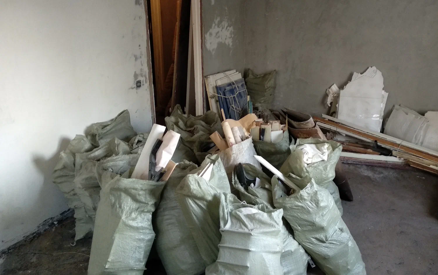 Уборка строительного мусора с вывозом и утилизацией в Донском в октябре