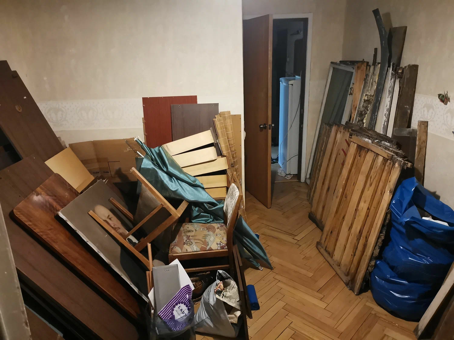 Демонтаж мебели с вывозом и утилизацией в Донском в октябре